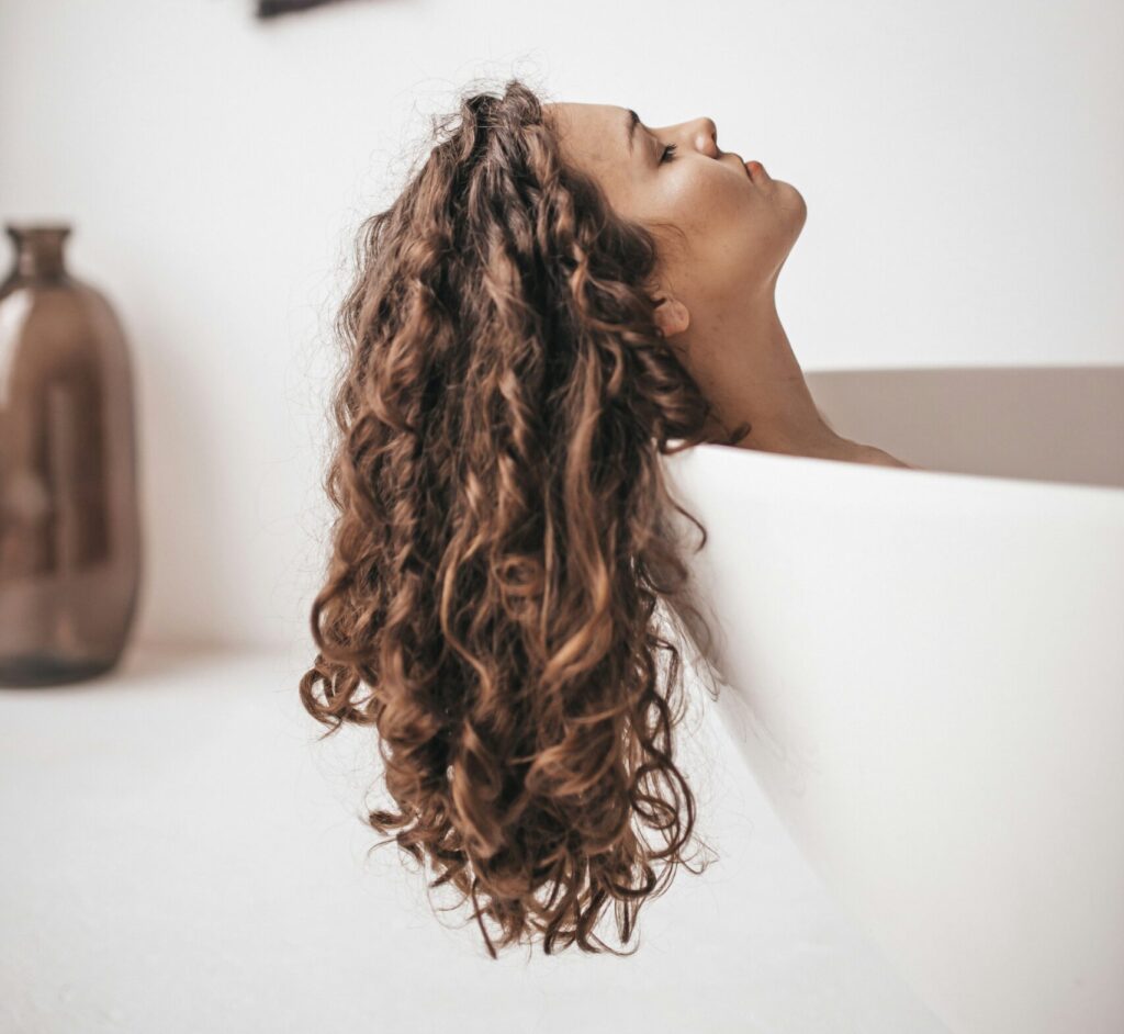 Como Fazer Cachos com Chapinha (Ondas Perfeitas em Casa)